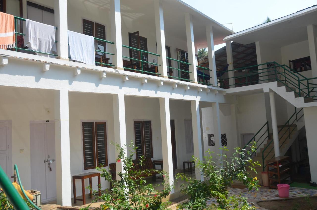 Arya Homestay Bougain Villa Gokarna  Ngoại thất bức ảnh