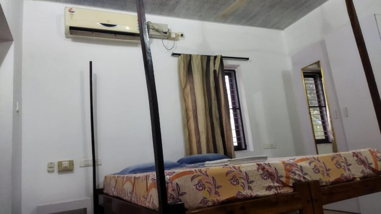 Arya Homestay Bougain Villa Gokarna  Ngoại thất bức ảnh